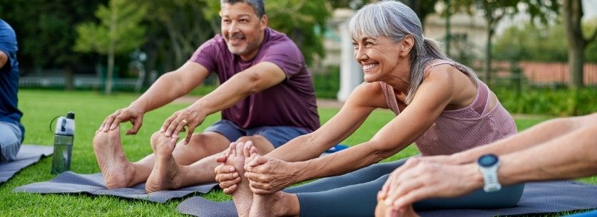 yoga-cours-collectif-senior-recuperation-et-mobilite