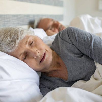 couple-senior-sommeil-magnesium-complement