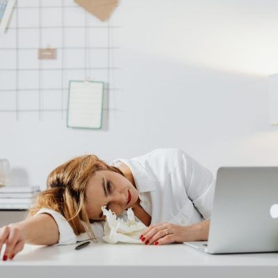 manque-sommeik-fatigue-bouffee-chaleur-femme